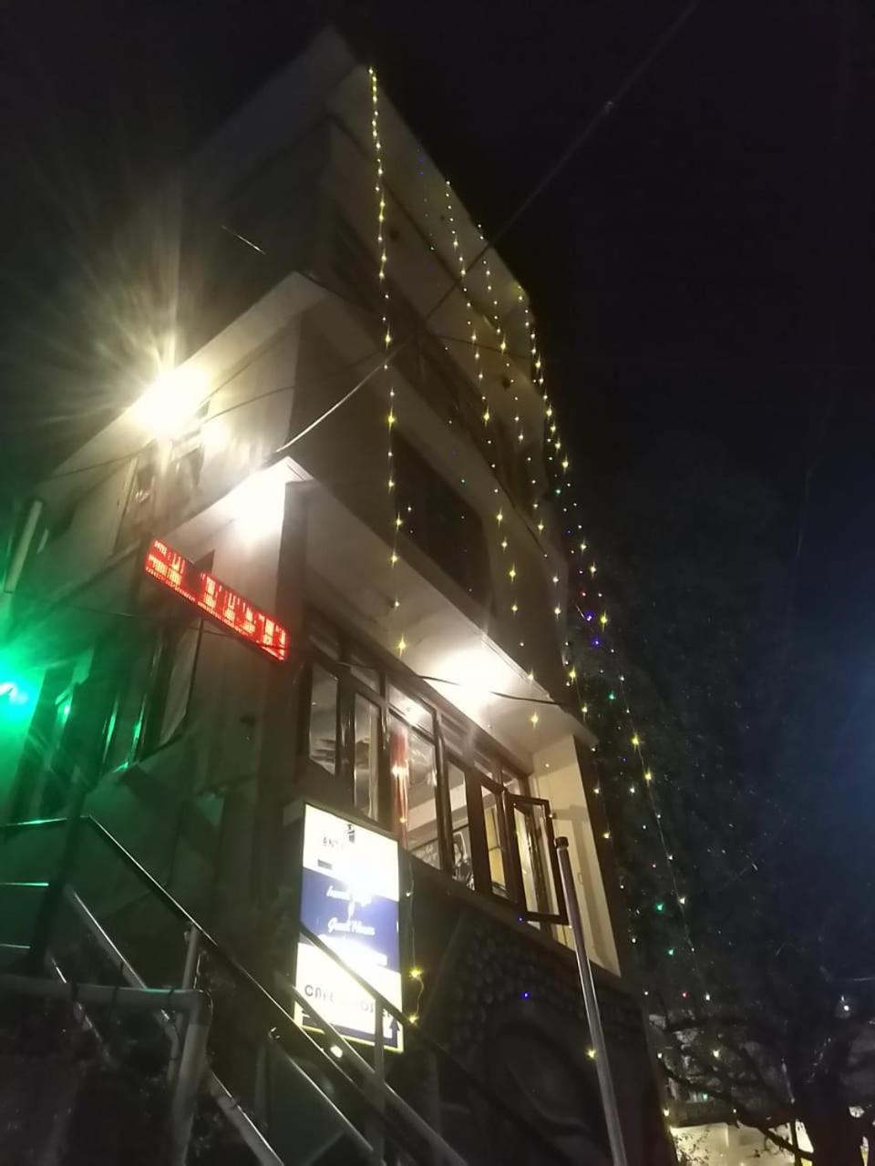 Hotel Antarctica &Pine N Dine Blues Cafe Manāli Exteriör bild